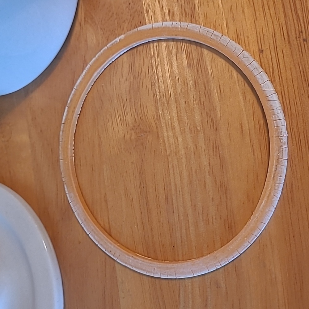 VINTAGE Cylindrical Stoneware Cheese Crock with Lid and Metal Wire Bail Closure - Picture 15 of 17